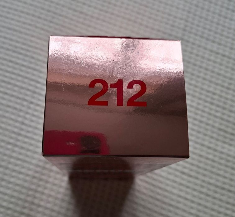 Парфюм дамски "212 Heroes" на Carrolina Herera