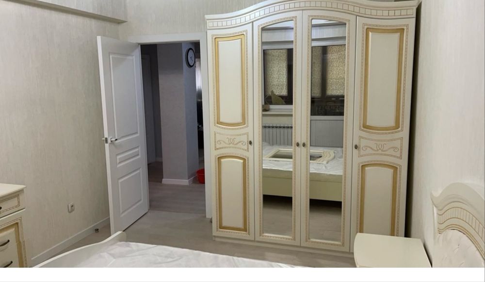 Продам спальный гарнитур