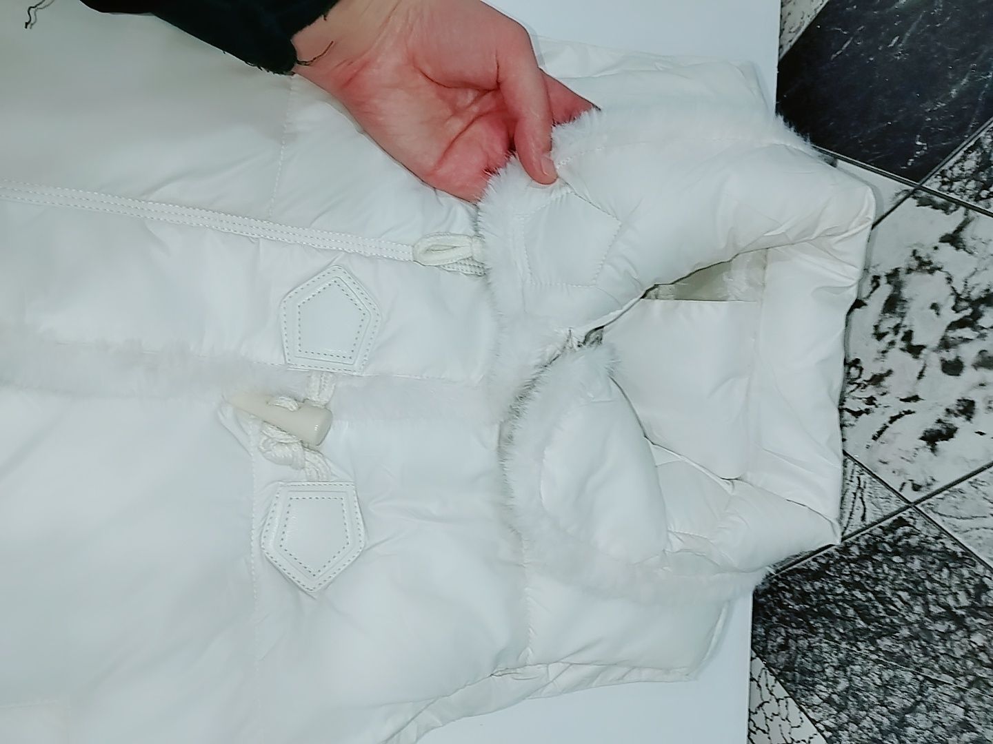 Ajoyib zamonaviy kurtka
