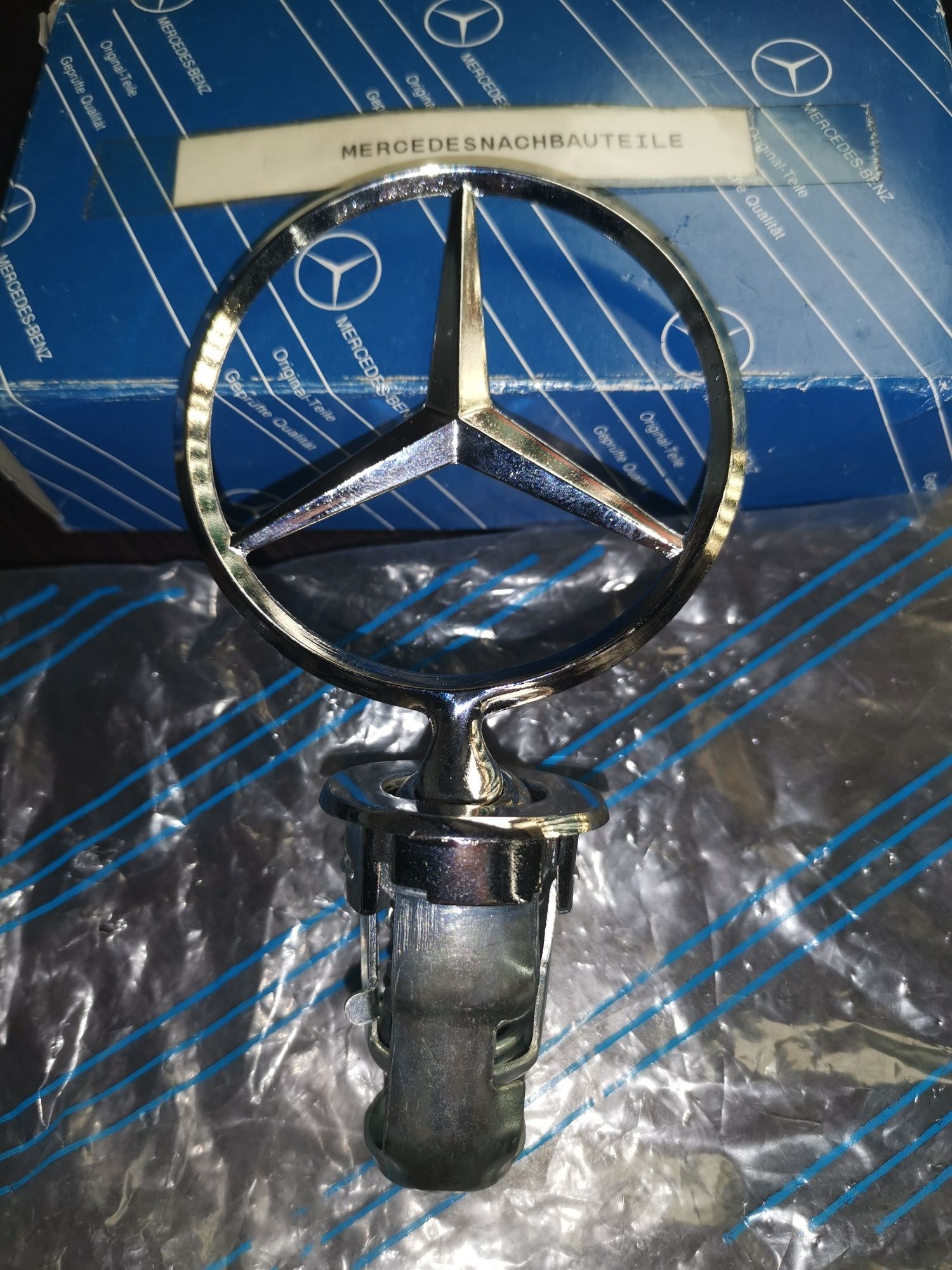 Emblemă originală Mercedes-Benz 124 880 00 86