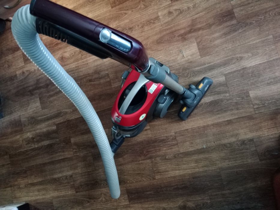 Продам пылесос LG