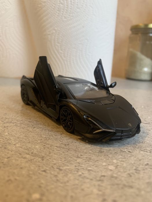 Colectie 146 masinute metalice:BMW,Audi,Mercedes,Porsche,Tesla,etc