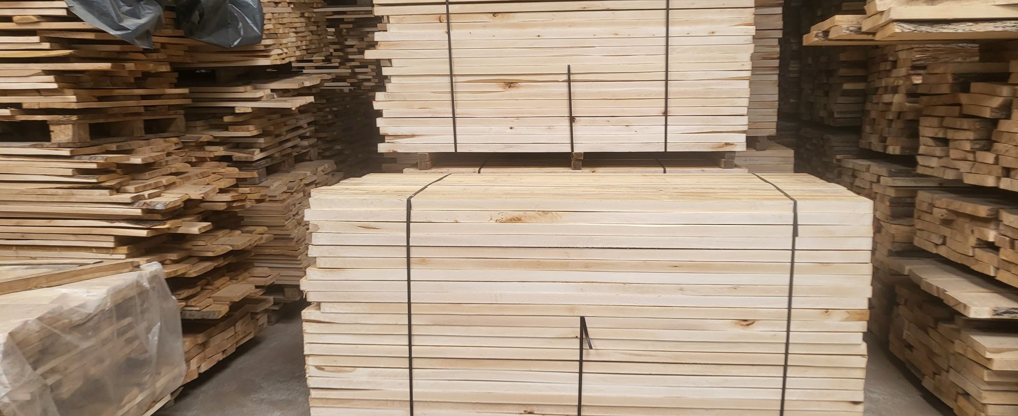 Cherestea TEI  tivit uscat 9-11% cal BC stupi,,mobila , construcții