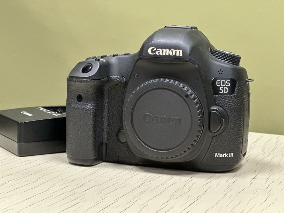 Canon 5d mk3 cu 68000 cadre