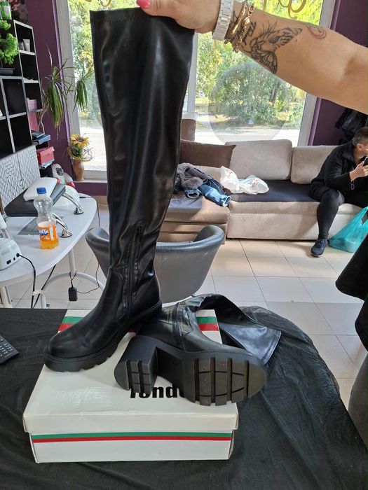 Дамски зимни боти и ботуши