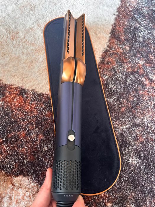 Placa de uscat părul Dyson airstrait