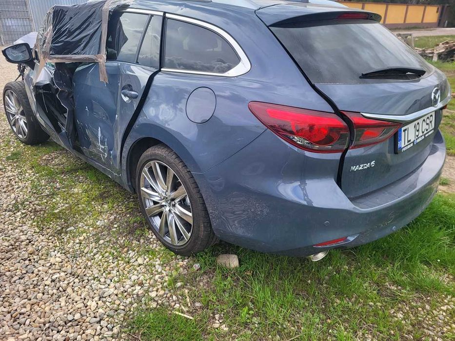 Mazda 6 avariata an 2023 cu 2000 km inmatriculata