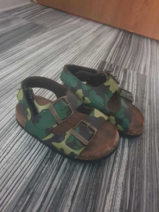 Vând încălțăminte copii 22