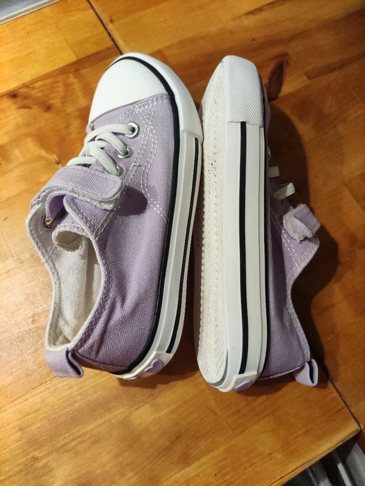 Платенки, цвички и плетени пантофи