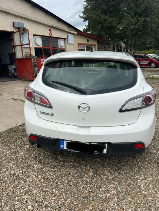 Lampa stop stanga dreapta pe haion Mazda 3 BL 2009-2013 hatcback