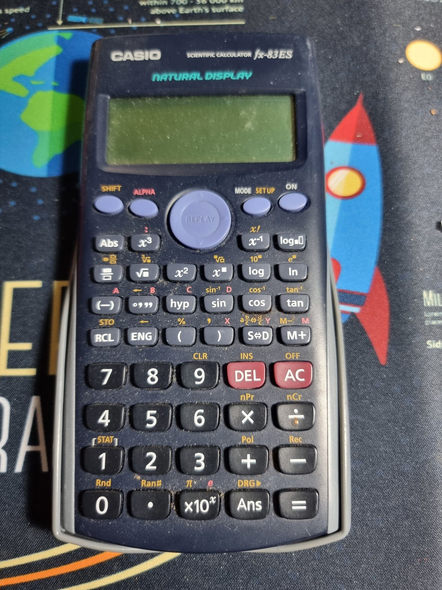 Калкулатор Casio fx-83ES и fx-85GT X