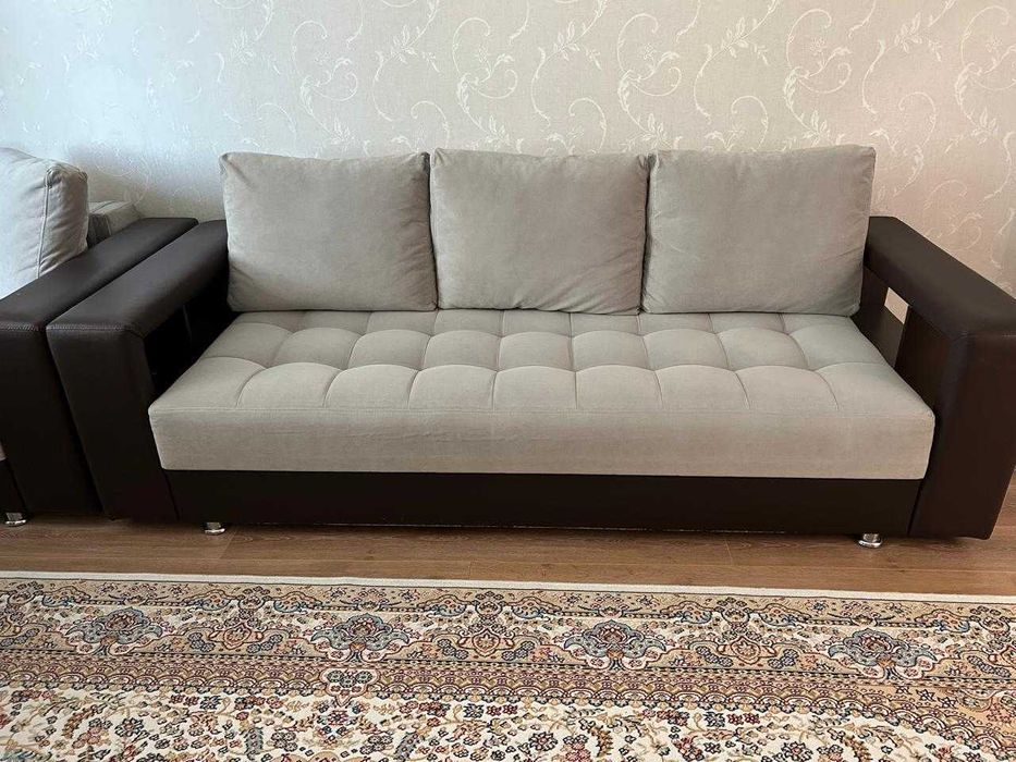 Продается диван с креслом (раскладной, с местом для хранения)