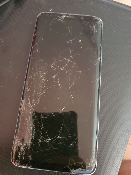 Galaxy S9 plus. Display spart.