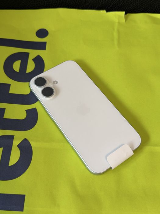 ЧИСТО НОВ 128GB iPhone 16 5G Yettel Гаранция 2028г. White