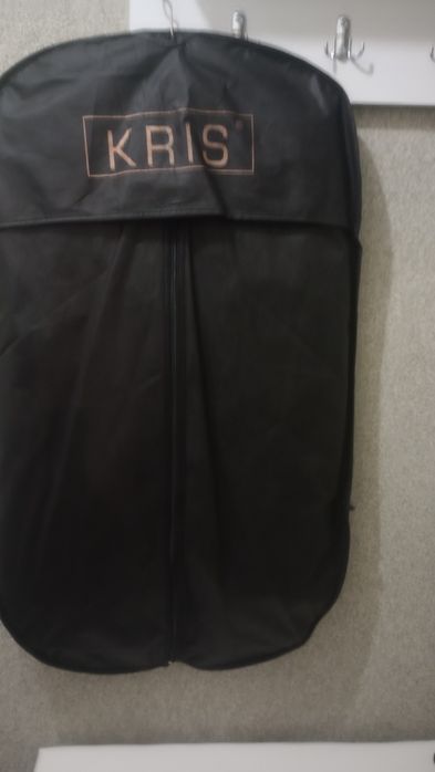 Абитуриентски костюм