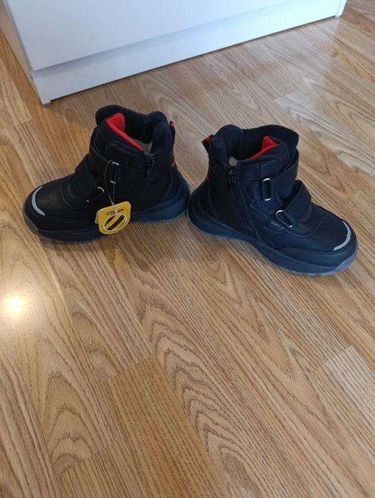 Чисто нови детски зимни ботуши – номер 30