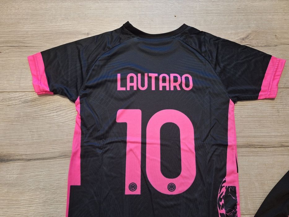Детски флуоресцентен екип на Интер#Лаутаро Мартинес#10!