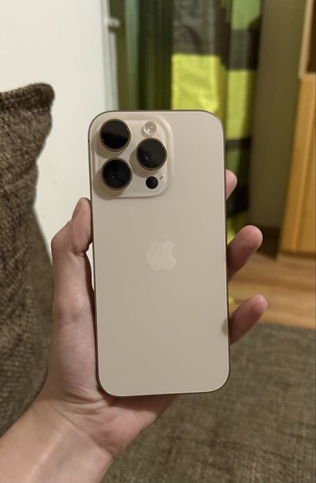 iPhone 16 Pro, Desert Titanium, 100% sănătate baterie, 128 GB