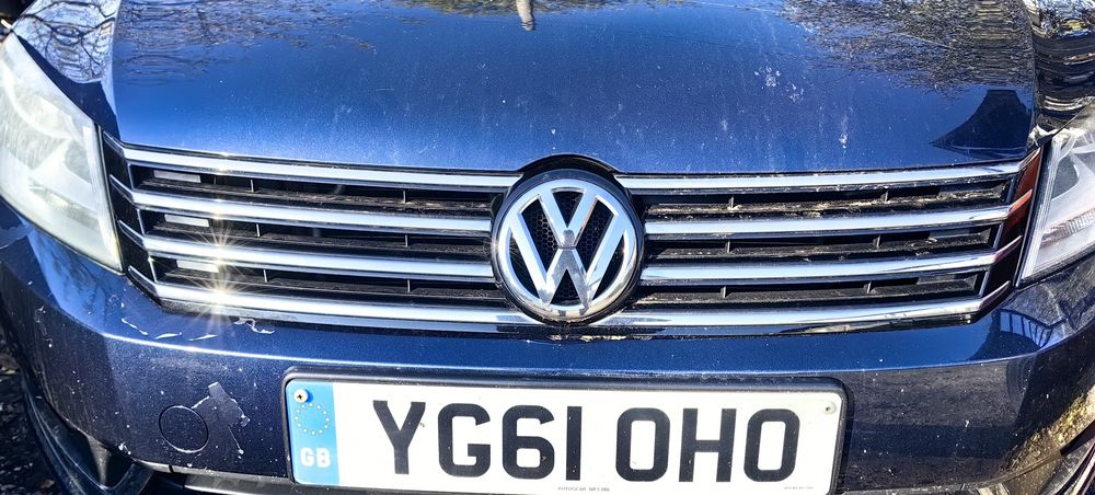 Предна маска с емблема Vw Passat B7