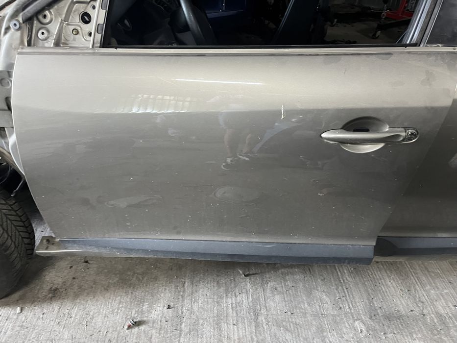 Usi megan 3 fata spate pret pe buc