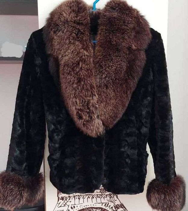 Дамско палто от норка с яка от лисица размер М