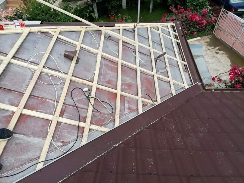 Executam acoperisuri de A la Z si reparatii de Urgenta