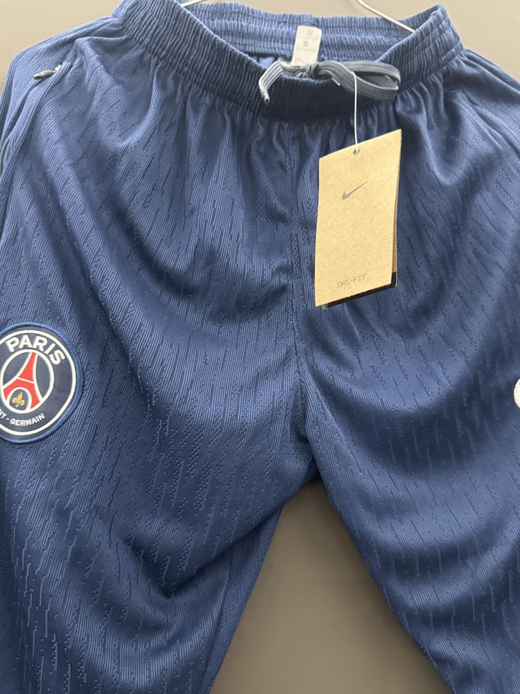 PSG tracksuut /ПСЖ спортен екип