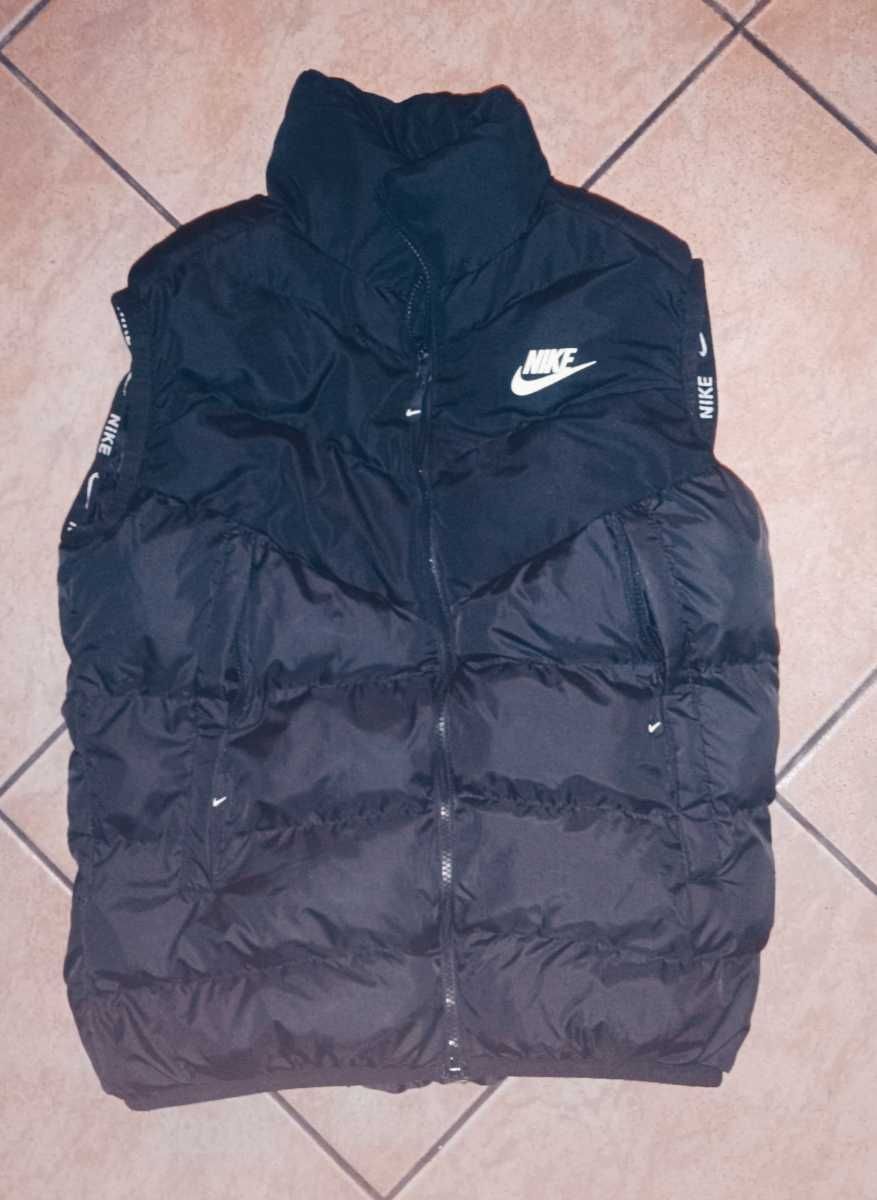 Мъжки черен елек NIKE