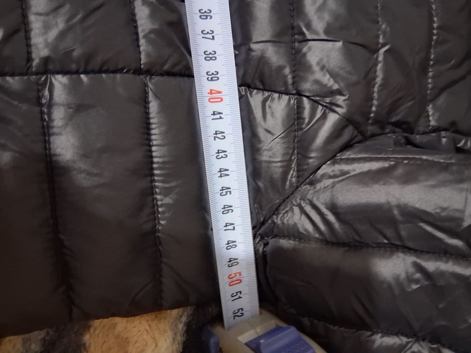 Geaca de dama arata impecabil