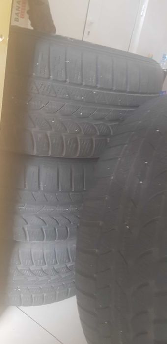 Продава зимни гуми R19