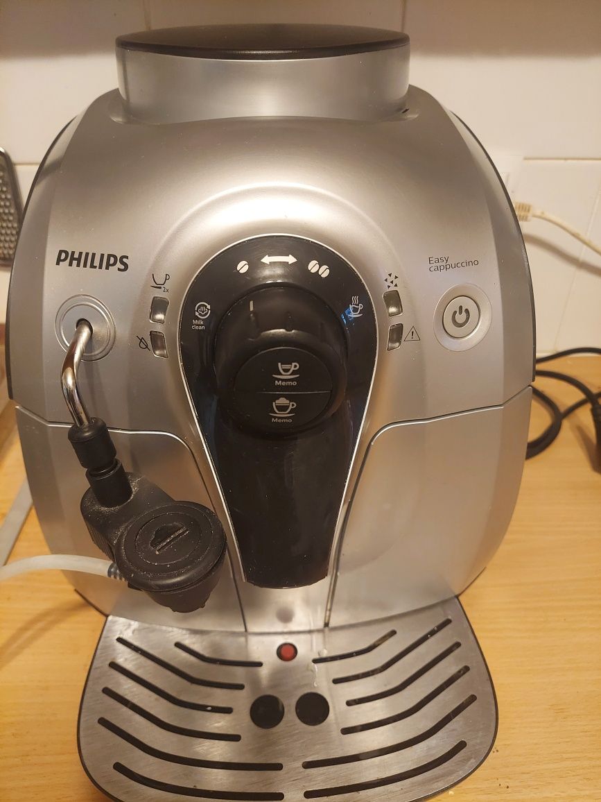 Expresor, cappuccino cu cafea boabe Philips și recipient lapte