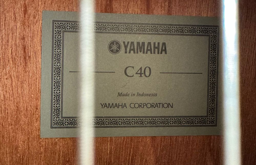 Гитара Yamaha C40