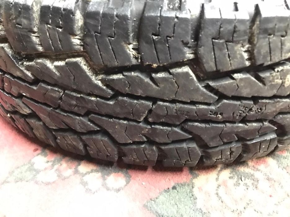Nokian 225 75 r16   накаченный 4 шт