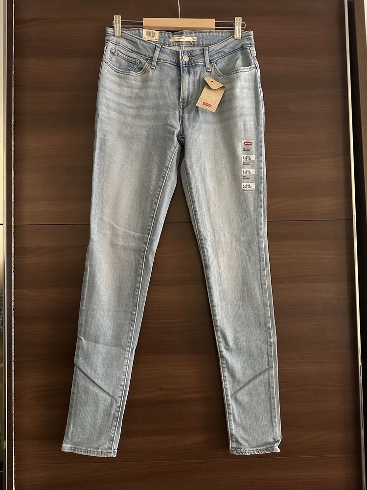 Blugi Levi’s, cu eticheta, diferite modele