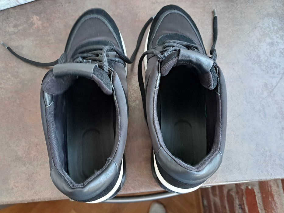 мъжки черни маратонки,кецове,спортни обувки,сникърси,ном 41/42 Liu Jo