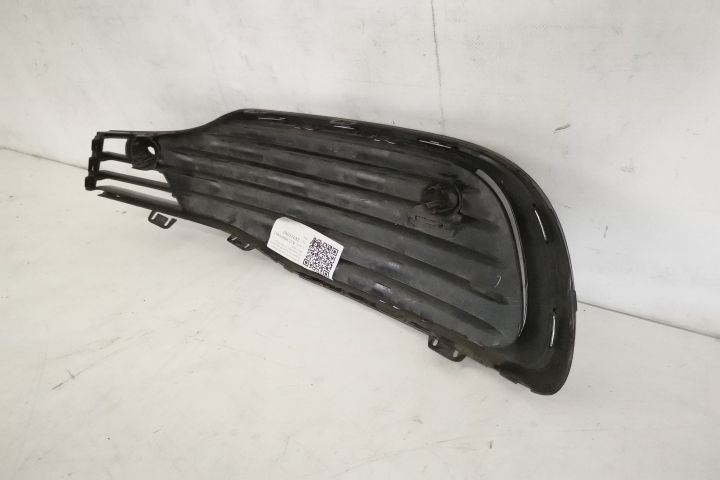 Grila Proiector Laterala Dreapta Originala Cu Senzor In Stare Buna Mer