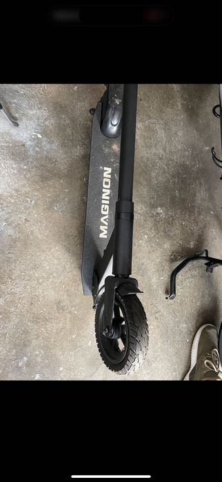 Vând trotineta electrica