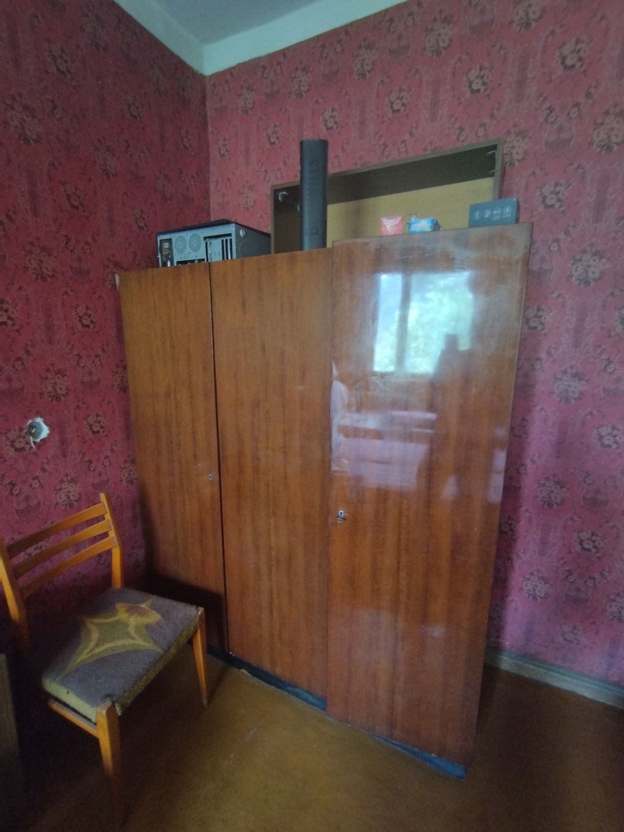 шифонер продается , кровать, диван