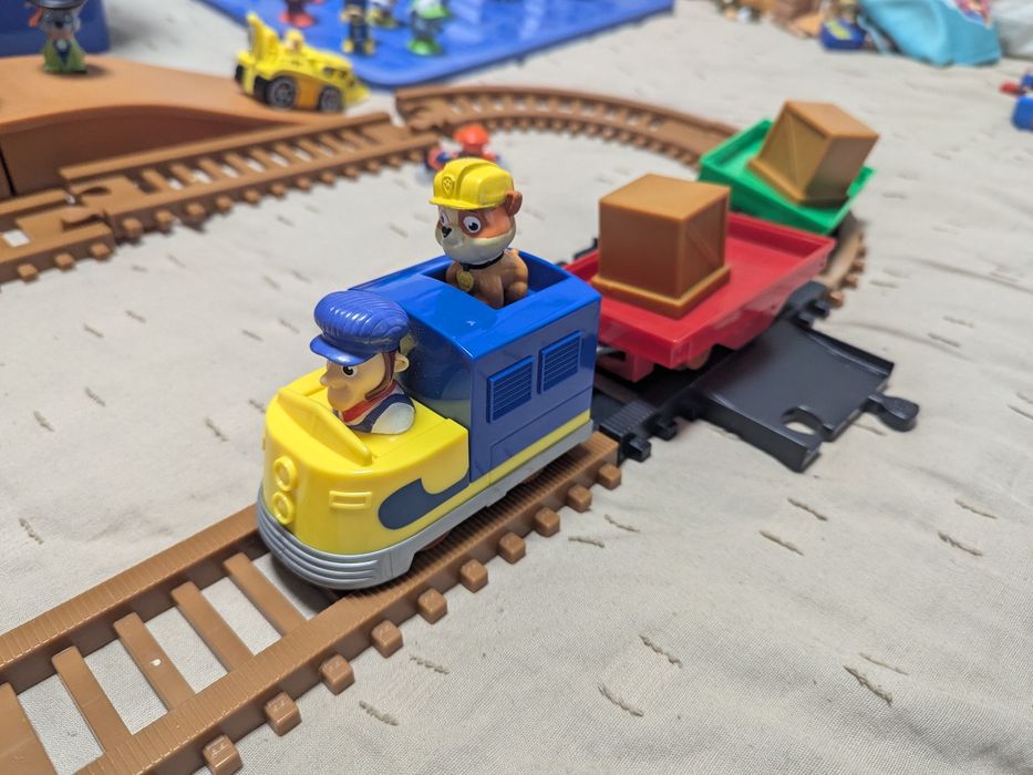 Голяма колекция Пес Патрул влак, кученца и играчки