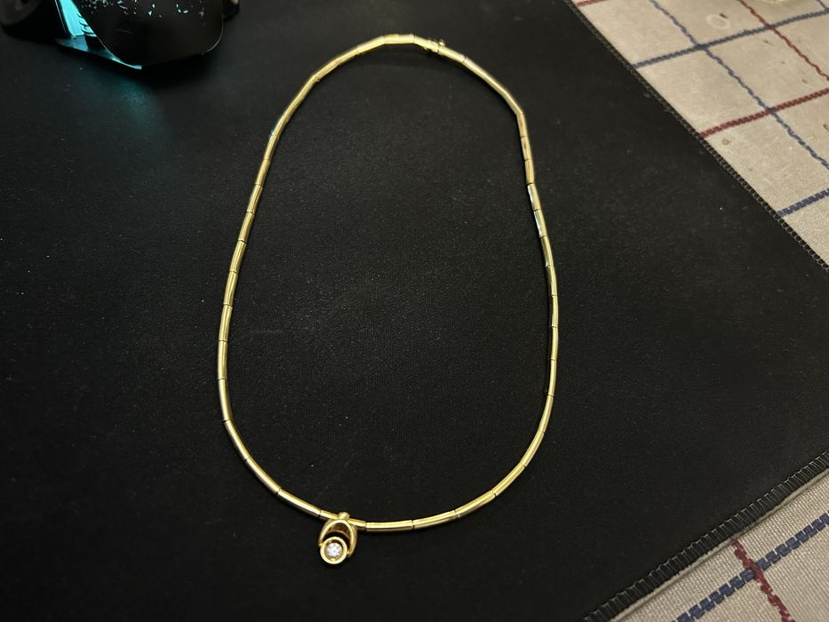 Колье 750 проб с бриллиантом