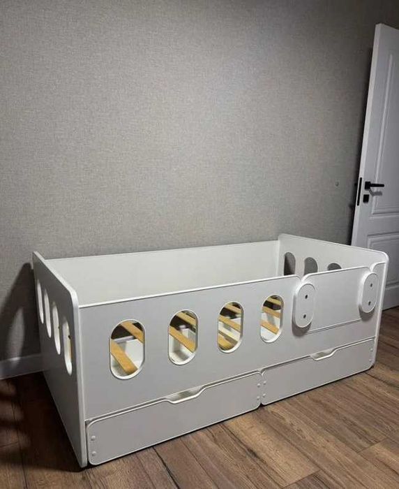 Детская кроватка для малышей