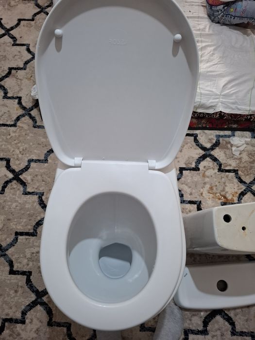 Unitaz rosa bachok singan uzi yaxshi xolata