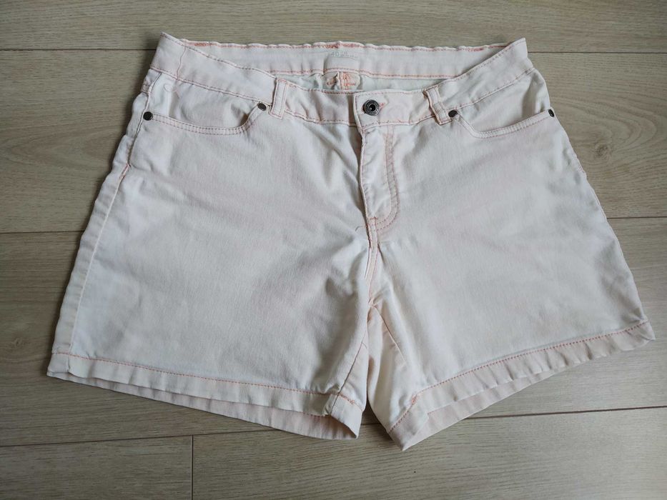 Къси дънки и панталонки
