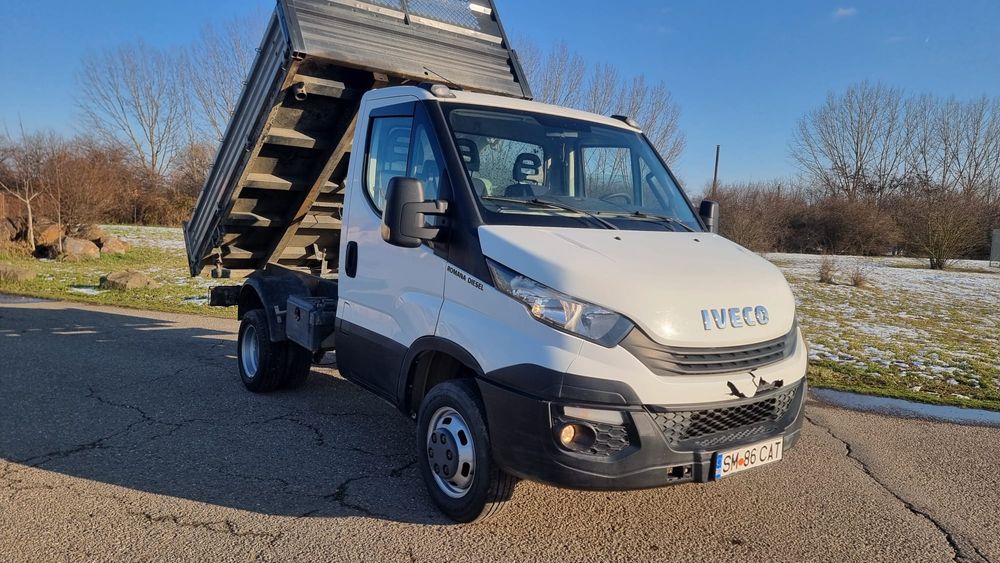 Iveco Daily basculabila pe 3 parti pe cutie
