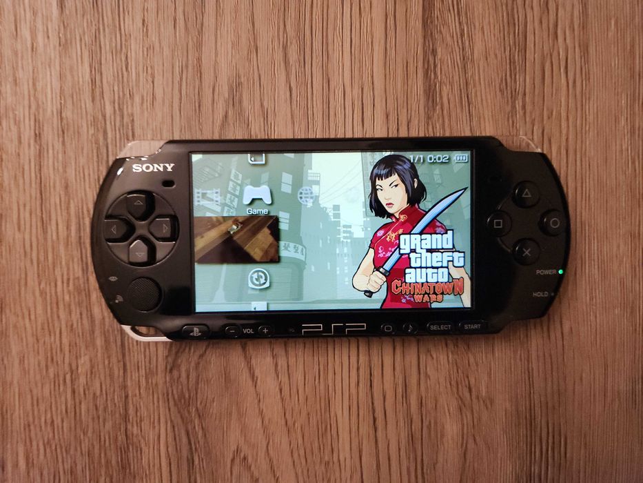 PlayStation Portabil (PSP) 3004 - modat, complet functional, card 64GB