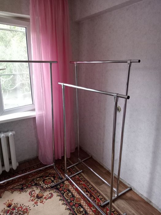 Продам стойки вешалки новые