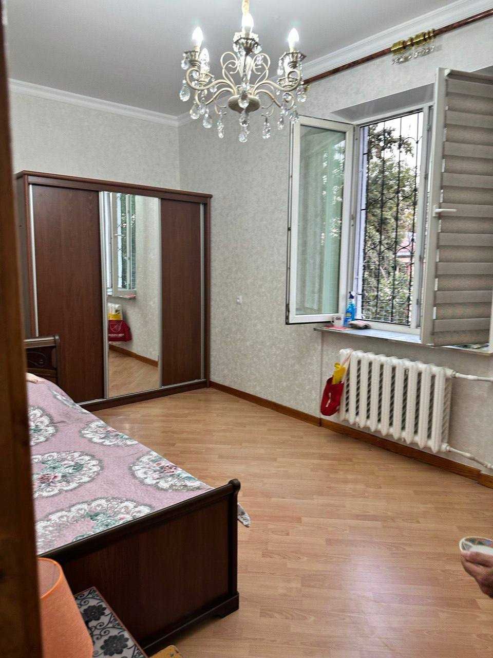 м.Буюк Ипак Йули ул.Дагестанская 3-комнатная 4/4 90 м² выс.пот ремонт