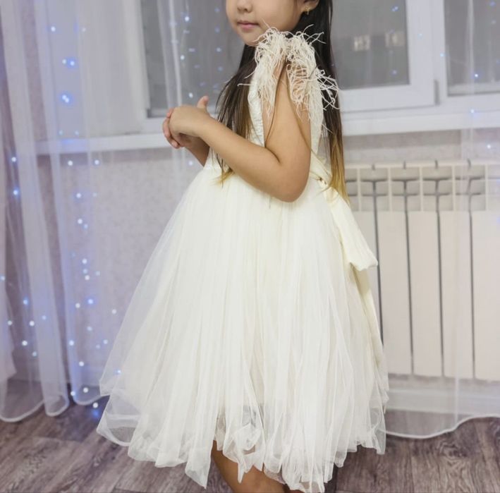 Детское платье белое красивое