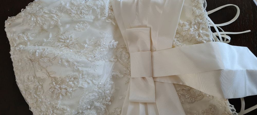 Rochie mireasa avorio