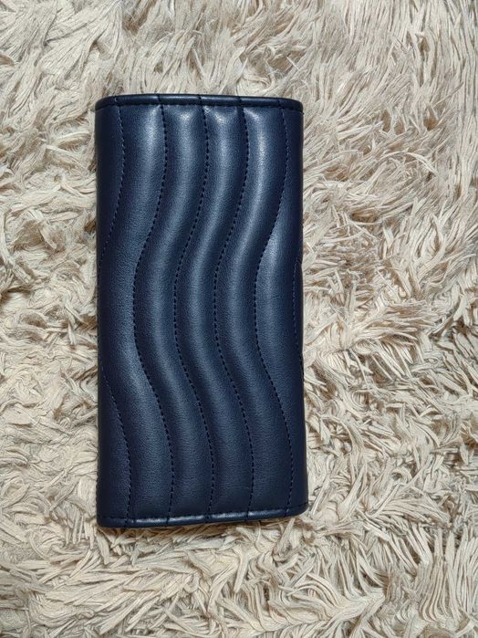 Протмоне Louis Vuitton